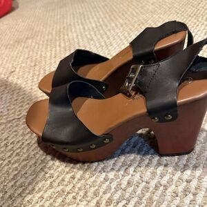 Stylish Black Leather Women's clogs